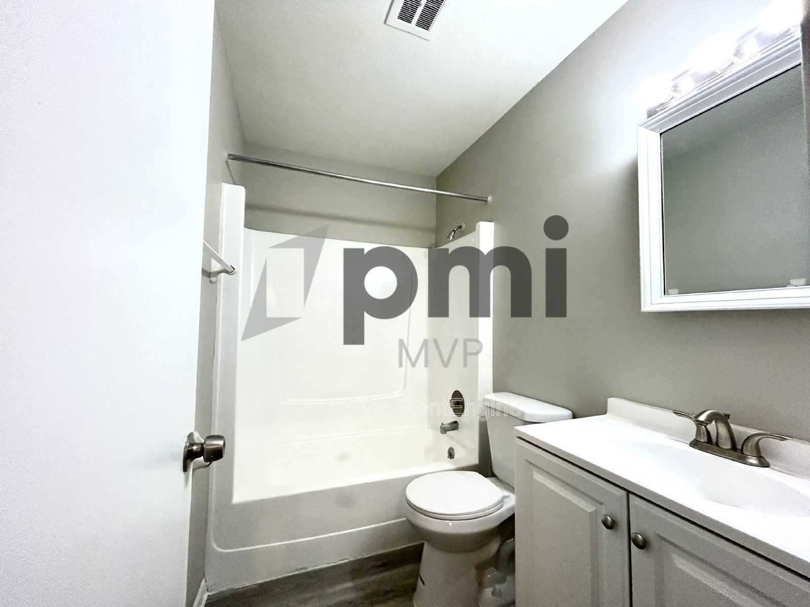 822 Whitethorne Ave Unit D (Columbus) 2beds, 1bath property image