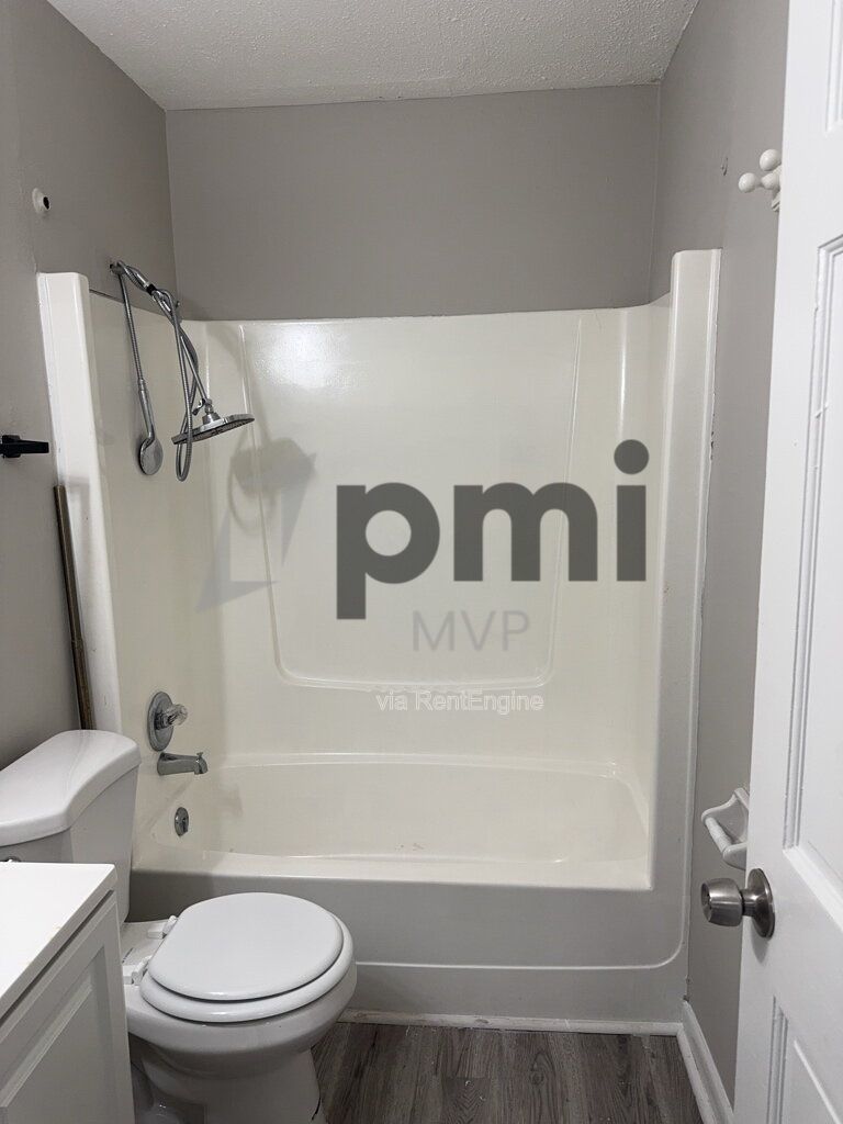 822 Whitethorne Ave Unit D (Columbus) 2beds, 1bath property image