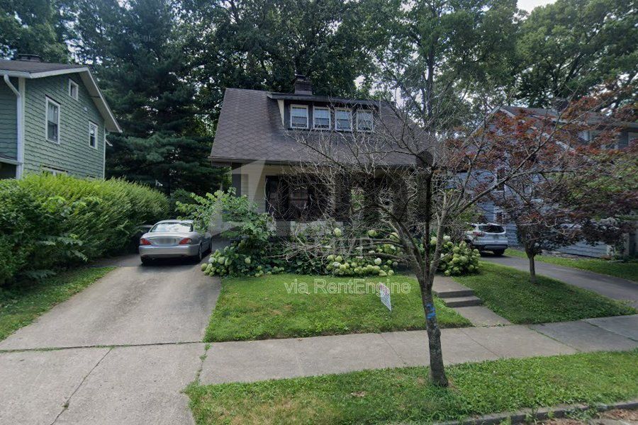 Clintonville Charm at Northmoor: 211 Orchard Ln, Columbus, OH 43214 property image